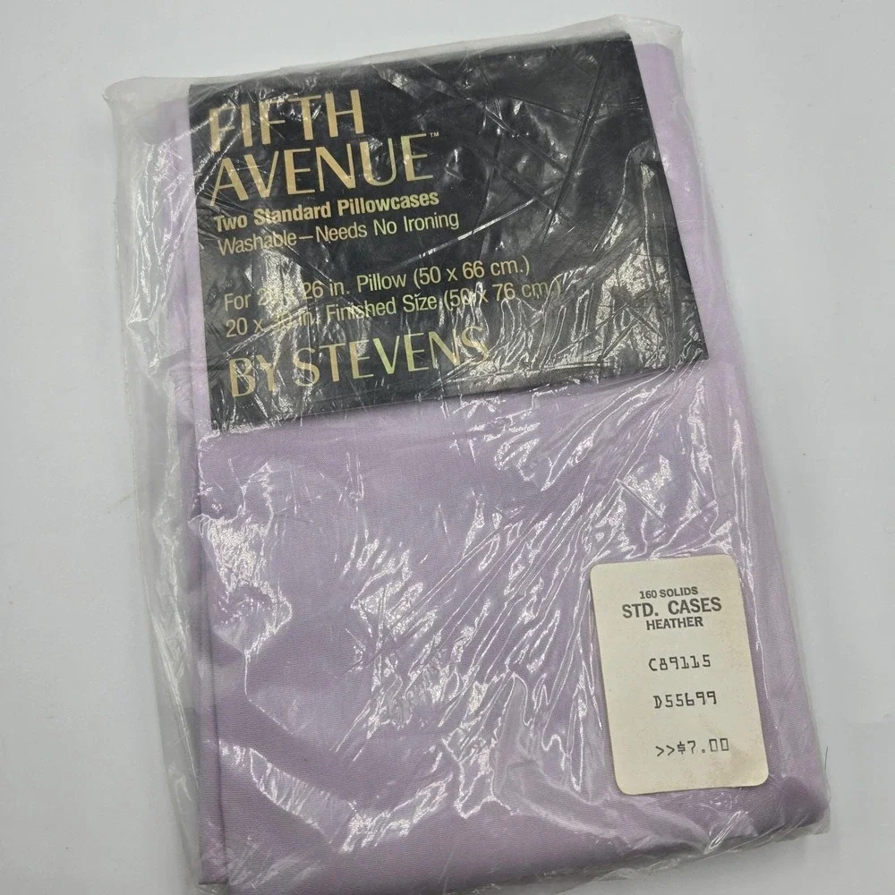 Vintage Fifth Avenue Two Standard Pillowcases Light Lavender Purple USA Country